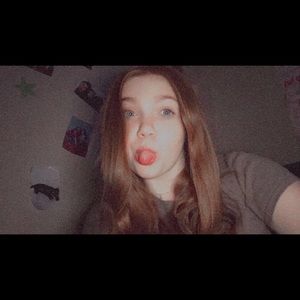 Meet your Posher, Chloe